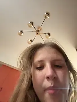 Loli_Belle – webcam model profile photo Image 2