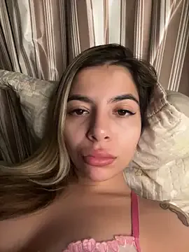 BlondeHott – webcam model profile photo Image 11