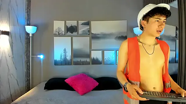 British_EmJess – webcam model profile photo Image 15