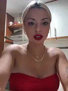 blondeambitionnn – webcam model profile photo Image 3