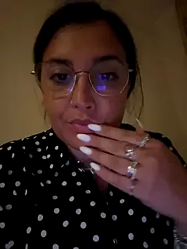 LoraDevine – webcam model profile photo Image 10