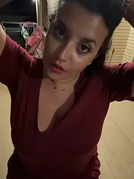 LoraDevine – webcam model profile photo Image 6