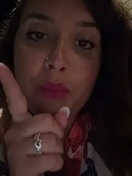 LoraDevine – webcam model profile photo Image 8