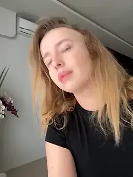 SusyBlair – webcam model profile photo Image 18