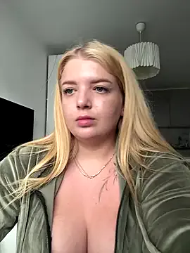 Haluley – webcam model profile photo Image 18