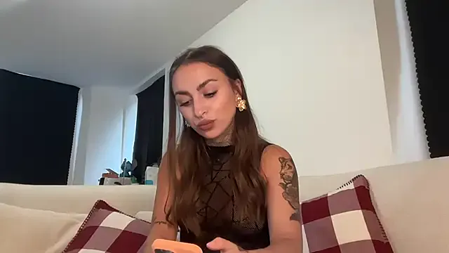 Hotforunow – webcam model profile photo Image 9