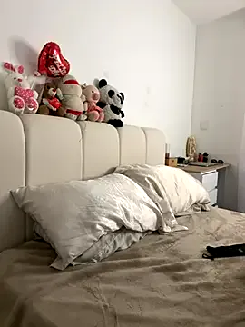 LoraDevine – webcam model profile photo Image 17