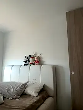 LoraDevine – webcam model profile photo Image 5