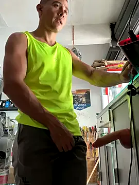 straight__friends – webcam model profile photo Image 2