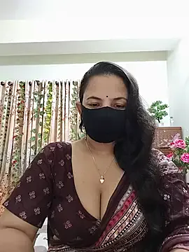 SusyBlair – webcam model profile photo Image 3