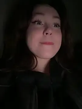 British_EmJess – webcam model profile photo Image 18