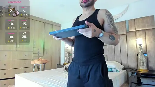 BlondeHott – webcam model profile photo Image 3