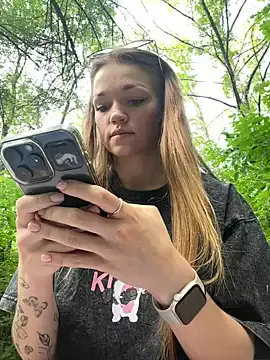 MarilynRainbow – webcam model profile photo Image 2