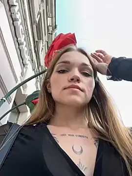 MarilynRainbow – webcam model profile photo Image 4