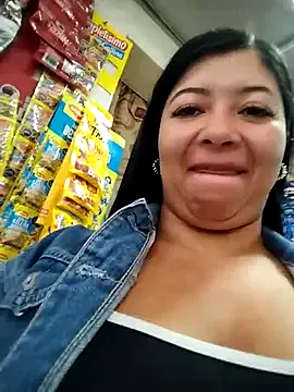 ChelseaBlondeUK – webcam model profile photo Image 6