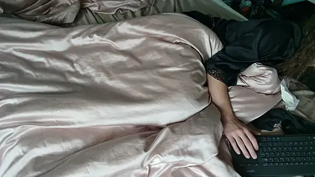 LoraDevine – webcam model profile photo Image 17