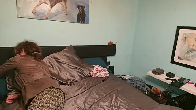 LoraDevine – webcam model profile photo Image 4