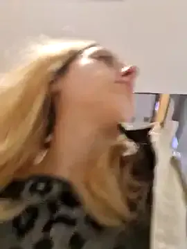 Korol-Eva – webcam model profile photo Image 9