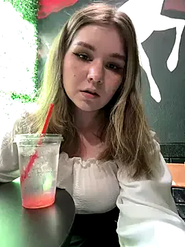 LizzieGreyX – webcam model profile photo Image 2