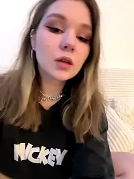 LizzieGreyX – webcam model profile photo Image 9