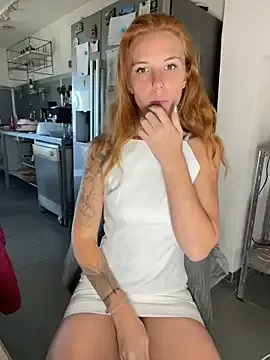 BlondeHott – webcam model profile photo Image 14