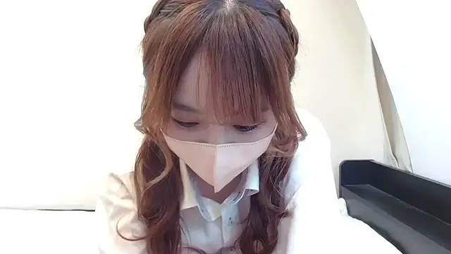 British_EmJess – webcam model profile photo Image 12