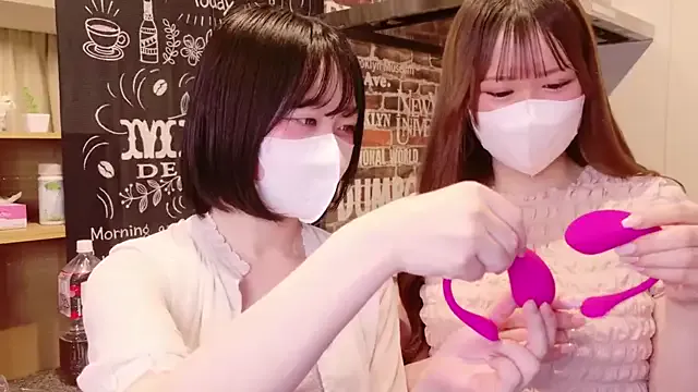 Lusty-Ladiiees – webcam model profile photo Image 2