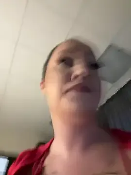 InnocentLooksex – webcam model profile photo Image 17