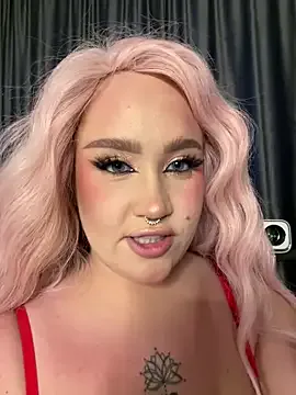 InnocentLooksex – webcam model profile photo Image 6