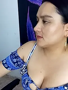 blondeangel_4u2 – webcam model profile photo Image 11