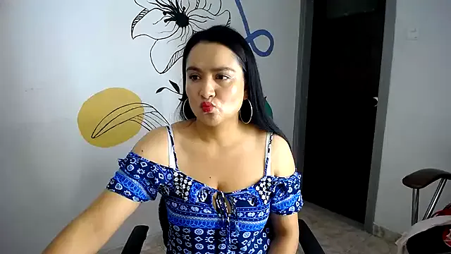 blondeangel_4u2 – webcam model profile photo Image 6