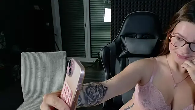 Blonde_sexy21 – webcam model profile photo Image 14