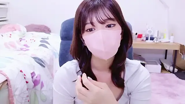 LoraDevine – webcam model profile photo Image 17