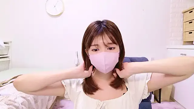 LoraDevine – webcam model profile photo Image 9