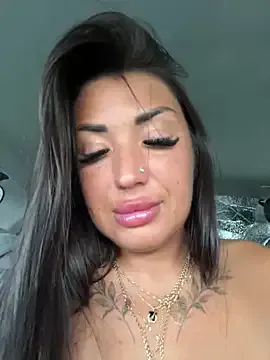 British_EmJess – webcam model profile photo Image 10