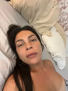 BlondeHott – webcam model profile photo Image 2