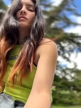 SusyBlair – webcam model profile photo Image 4