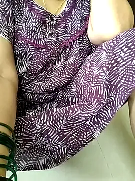 LizzieGreyX – webcam model profile photo Image 3