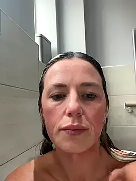 blondeangel_4u2 – webcam model profile photo Image 4