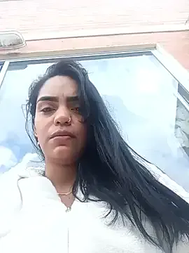 kissmabont – webcam model profile photo Image 9