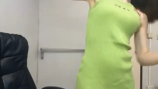 BellaBelll – webcam model profile photo Image 16