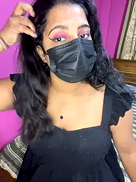 LoraDevine – webcam model profile photo Image 14