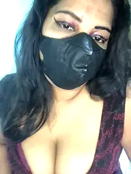 LoraDevine – webcam model profile photo Image 4