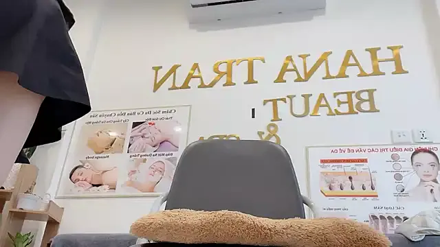 MoonWayWithMemes – webcam model profile photo Image 8