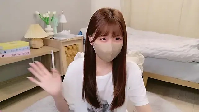 Chiaralovee – webcam model profile photo Image 10