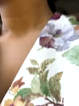 Olvia7985 – webcam model profile photo Image 3