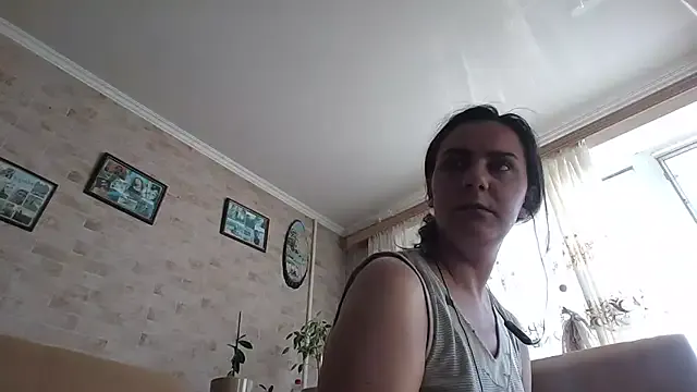 British_EmJess – webcam model profile photo Image 3