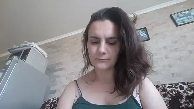 British_EmJess – webcam model profile photo Image 6