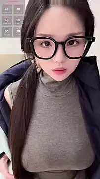 Nezabudka – webcam model profile photo Image 8