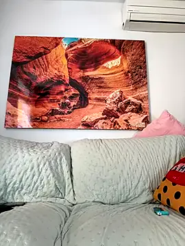 British_EmJess – webcam model profile photo Image 8